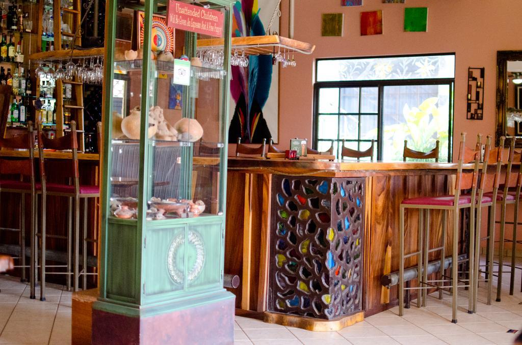 Gingerbread Restaurant&Hotel Nuevo Arenal Exterior foto